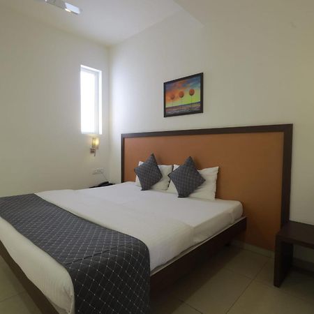 Ixora Suites Bengaluru Kültér fotó
