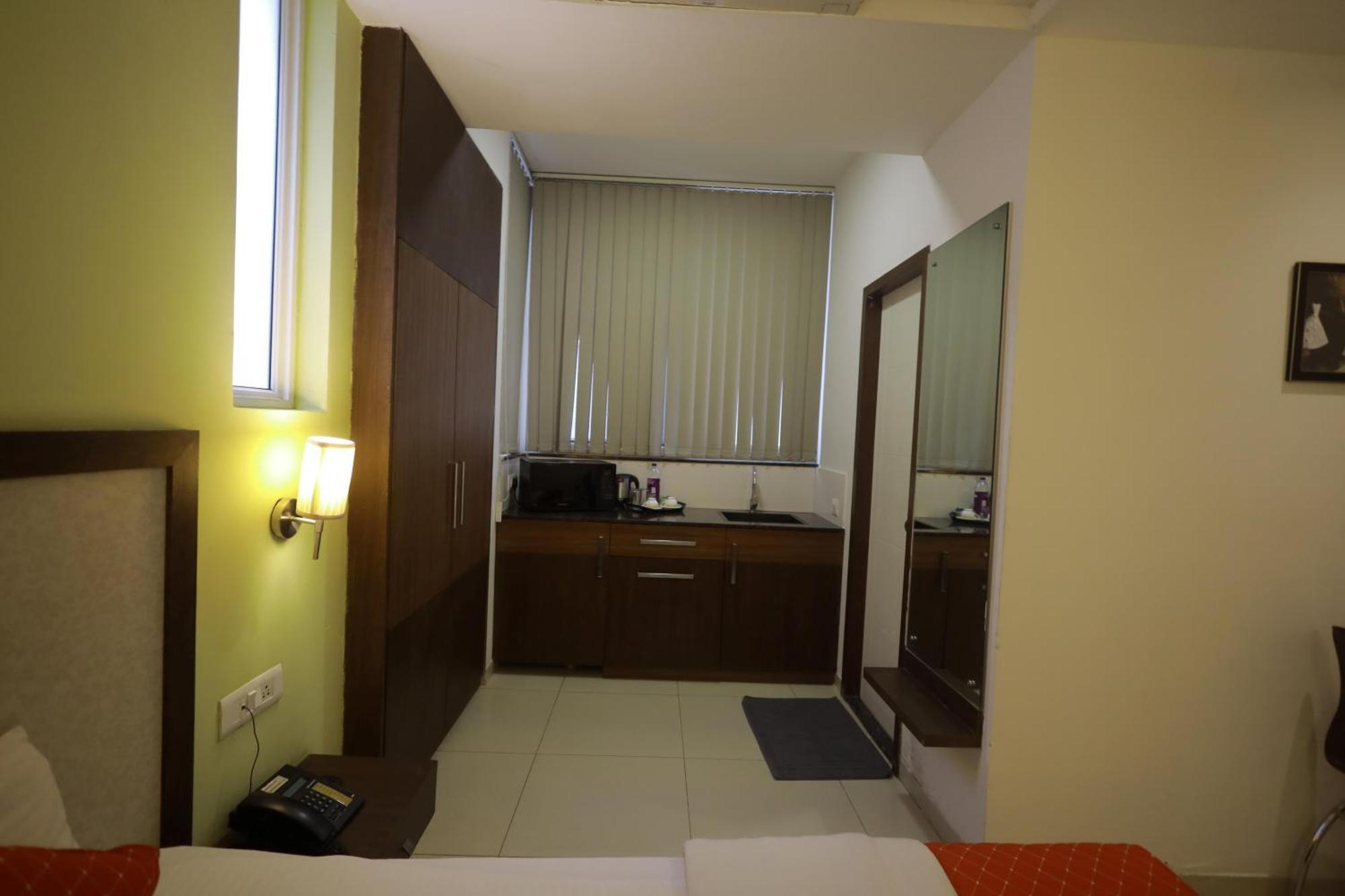 Ixora Suites Bengaluru Kültér fotó