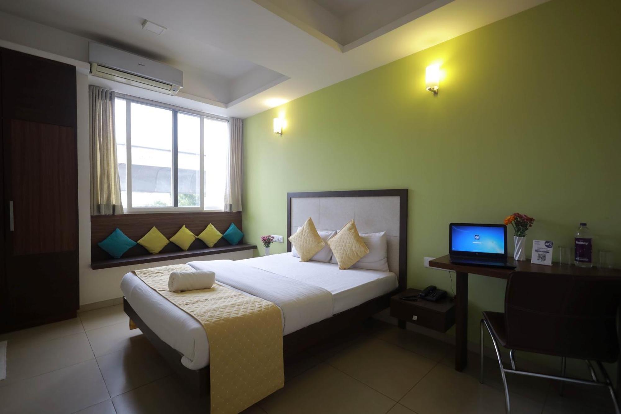 Ixora Suites Bengaluru Kültér fotó