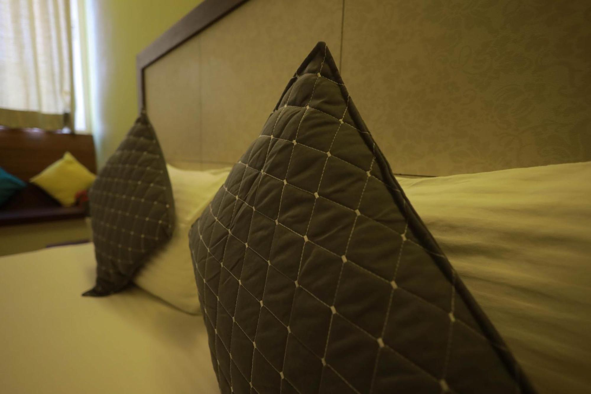 Ixora Suites Bengaluru Kültér fotó